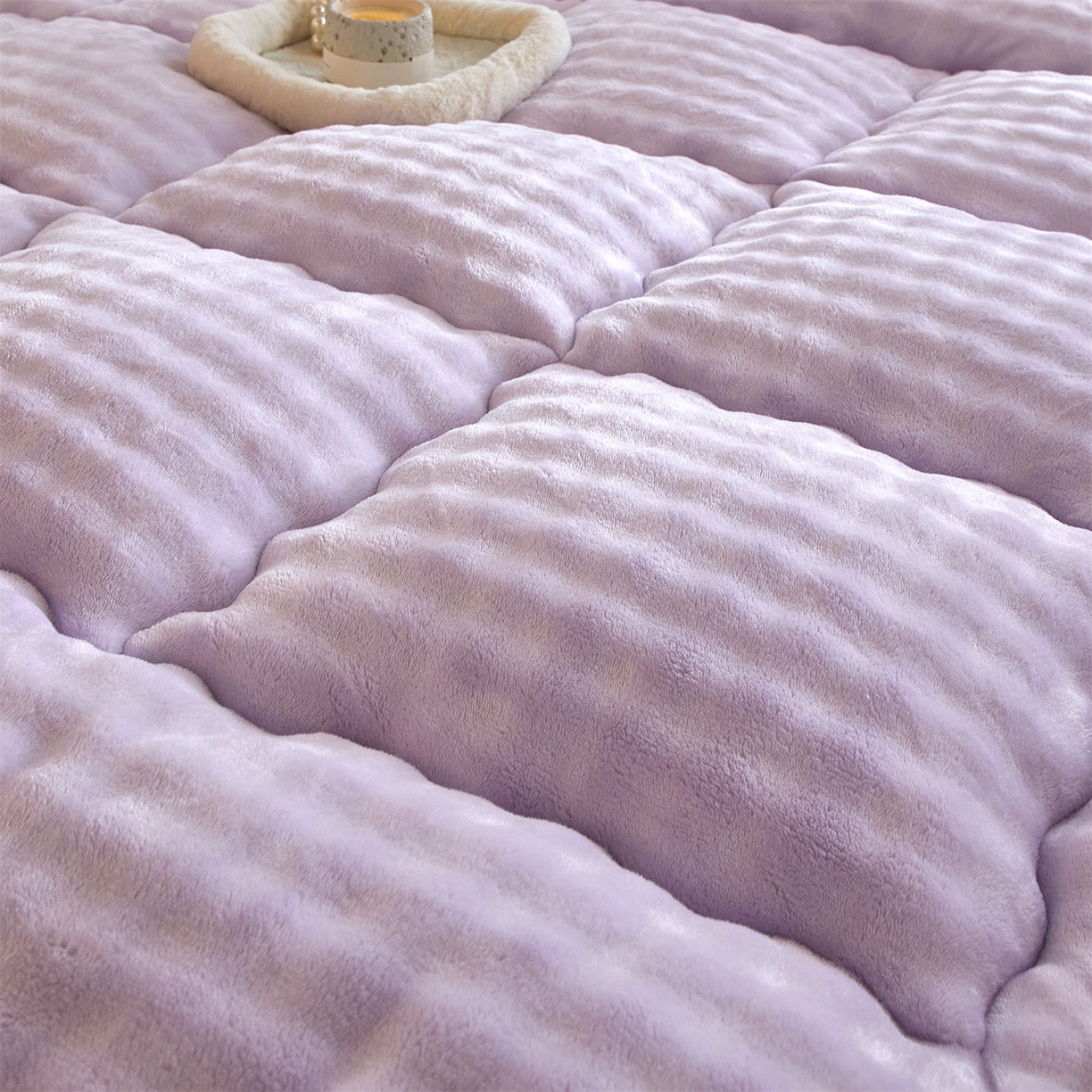 91家纺网 家纺一手货源 找家纺 柒尚 2025新款A类兔兔绒亲肤磨毛羽丝棉垫 葡萄紫