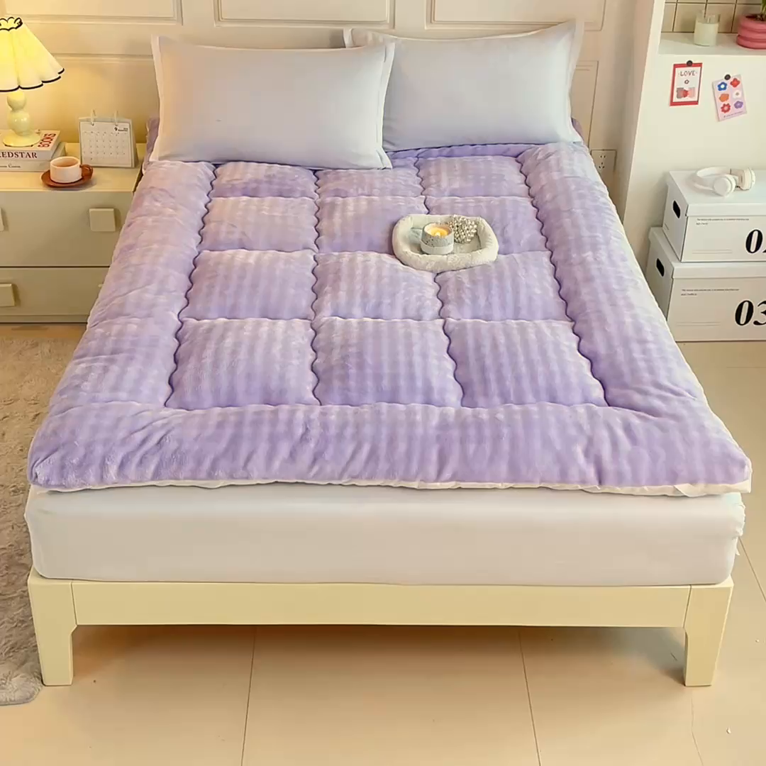 91家纺网 家纺一手货源 找家纺 柒尚 2025新款A类兔兔绒亲肤磨毛羽丝棉垫 葡萄紫