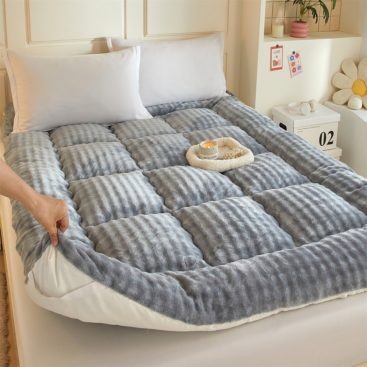 91家纺网 家纺一手货源 找家纺 柒尚 2025新款A类兔兔绒亲肤磨毛羽丝棉垫 雾灰