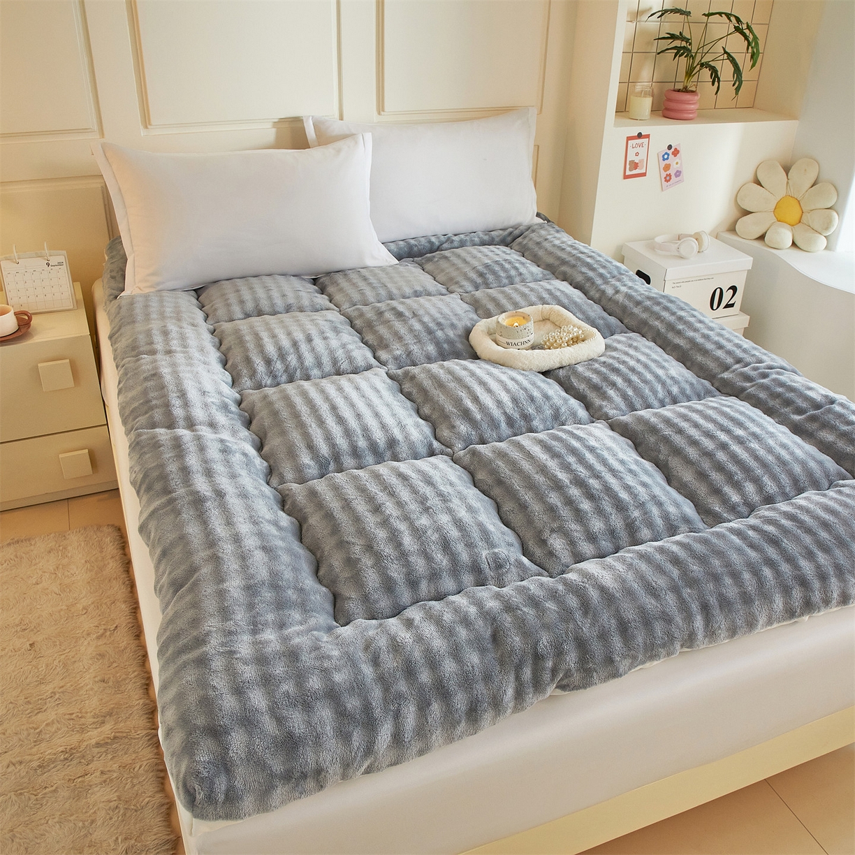 91家纺网 家纺一手货源 找家纺 柒尚 2025新款A类兔兔绒亲肤磨毛羽丝棉垫 雾灰