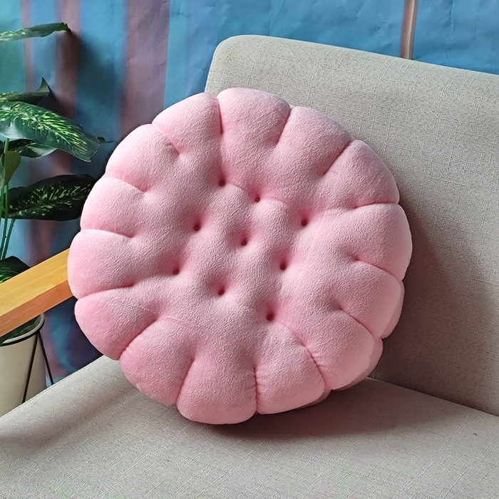 91家纺网 家纺一手货源 找家纺 （总）李帅家居新款夹心饼干坐垫饼干抱枕靠垫装饰家用毛绒创意垫沙发垫