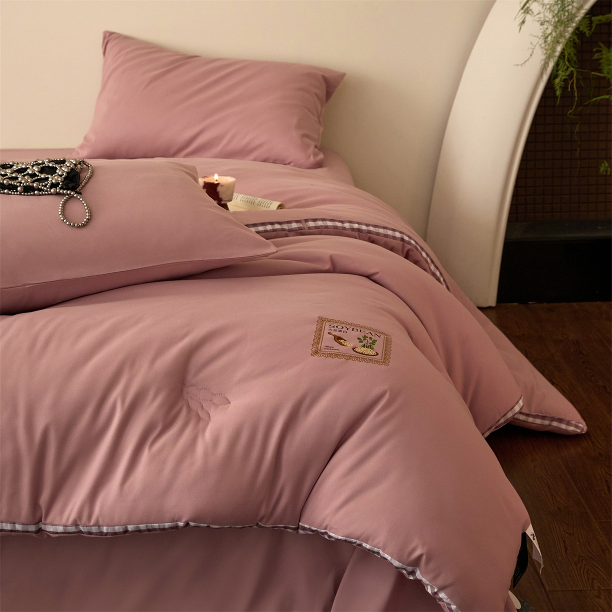 91家纺网 家纺一手货源 找家纺 头等舱  2025新款四季棉纯色A类20大豆7A抗菌秋冬被（空镜） 谧境-豆沙粉