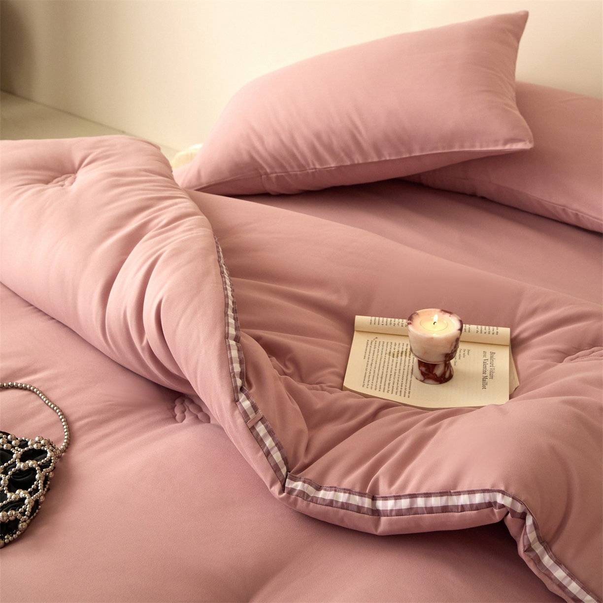 91家纺网 家纺一手货源 找家纺 头等舱  2025新款四季棉纯色A类20大豆7A抗菌秋冬被（空镜） 谧境-豆沙粉