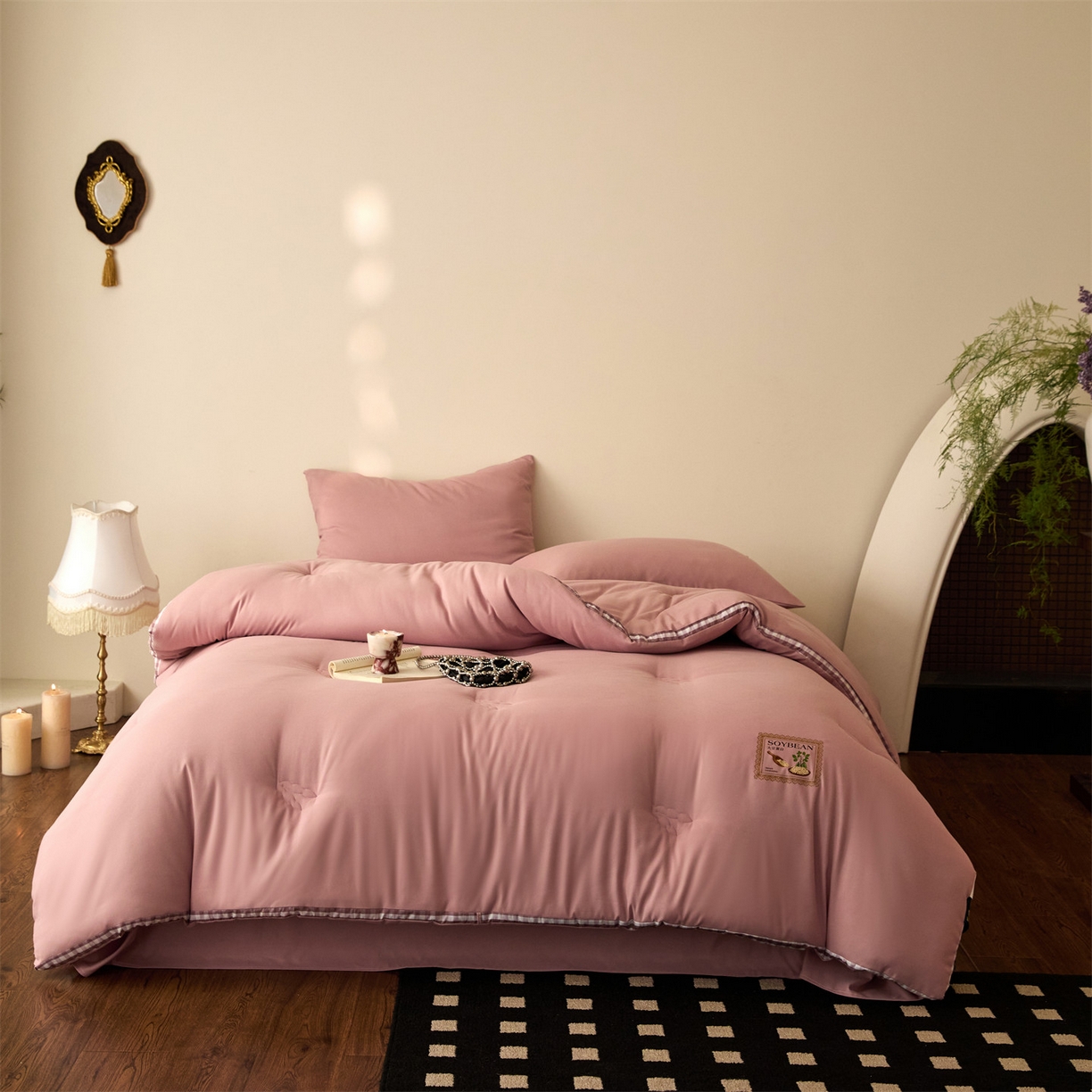 91家纺网 家纺一手货源 找家纺 头等舱  2025新款四季棉纯色A类20大豆7A抗菌秋冬被（空镜） 谧境-豆沙粉