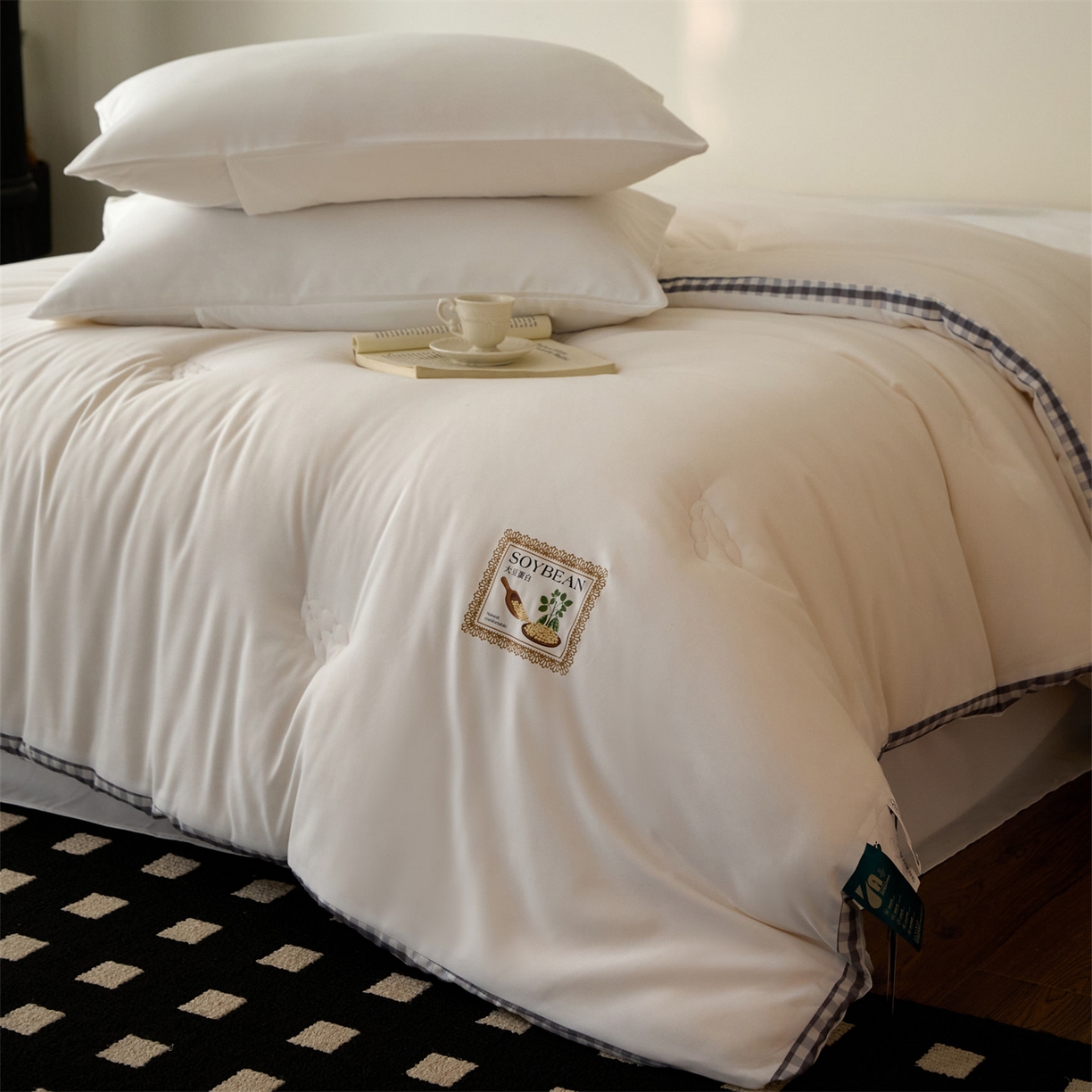 91家纺网 家纺一手货源 找家纺 头等舱  2025新款四季棉纯色A类20大豆7A抗菌秋冬被（空镜） 谧境-奶白