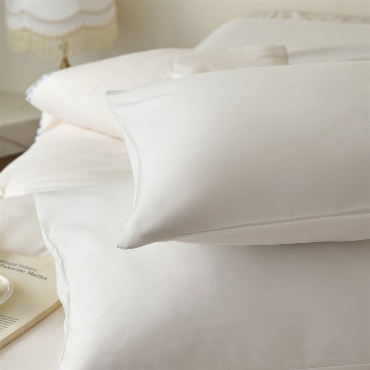 91家纺网 家纺一手货源 找家纺 头等舱  2025新款四季棉纯色A类20大豆7A抗菌秋冬被（空镜） 谧境-奶白