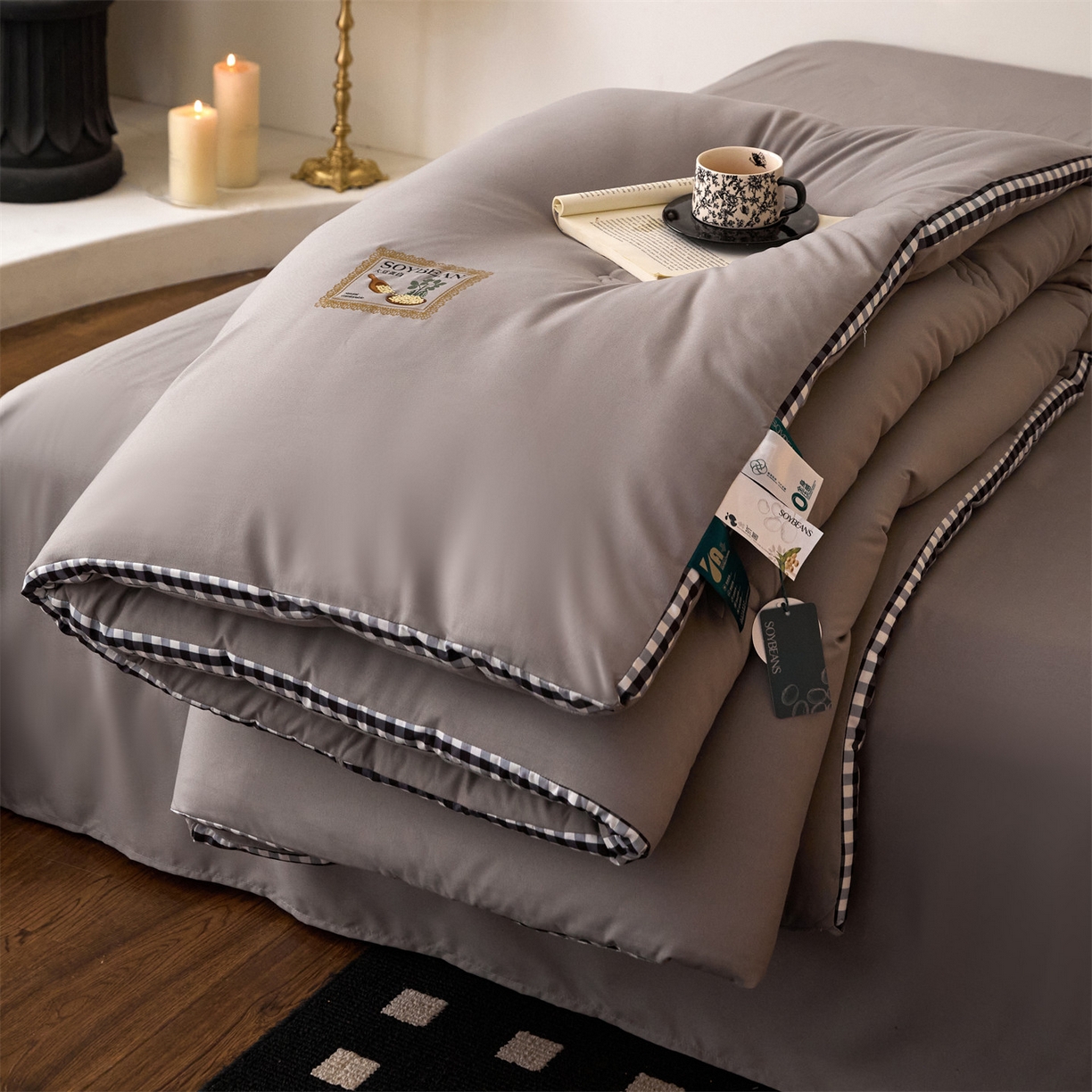 91家纺网 家纺一手货源 找家纺 头等舱  2025新款四季棉纯色A类20大豆7A抗菌秋冬被（空镜） 谧境-雅致灰