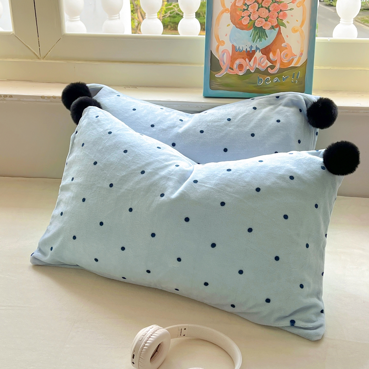 91家纺网 家纺一手货源 找家纺 （总）丽涵家纺 2025新品全工艺牛奶绒印花枕套-波点球球款