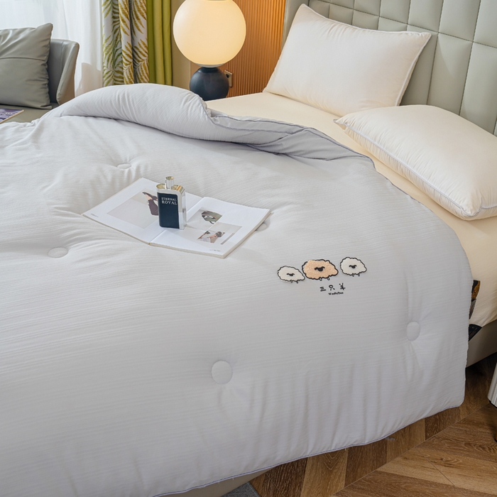 91家纺网 家纺一手货源 找家纺 蓝冰家纺 2025新款羊提花被被子被芯 三只羊-浅灰色