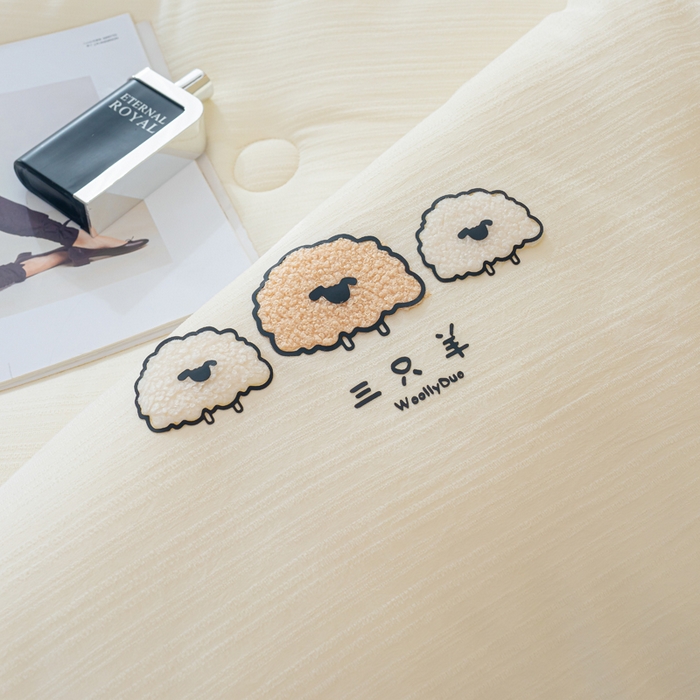 91家纺网 家纺一手货源 找家纺 蓝冰家纺 2025新款羊提花被被子被芯 三只羊-米白色