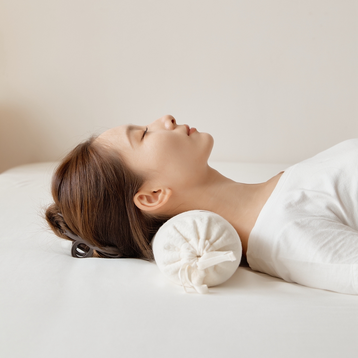 91家纺网 家纺一手货源 找家纺 境月枕芯坊 2025新款颈椎牵引枕枕头枕芯 颈椎牵引枕