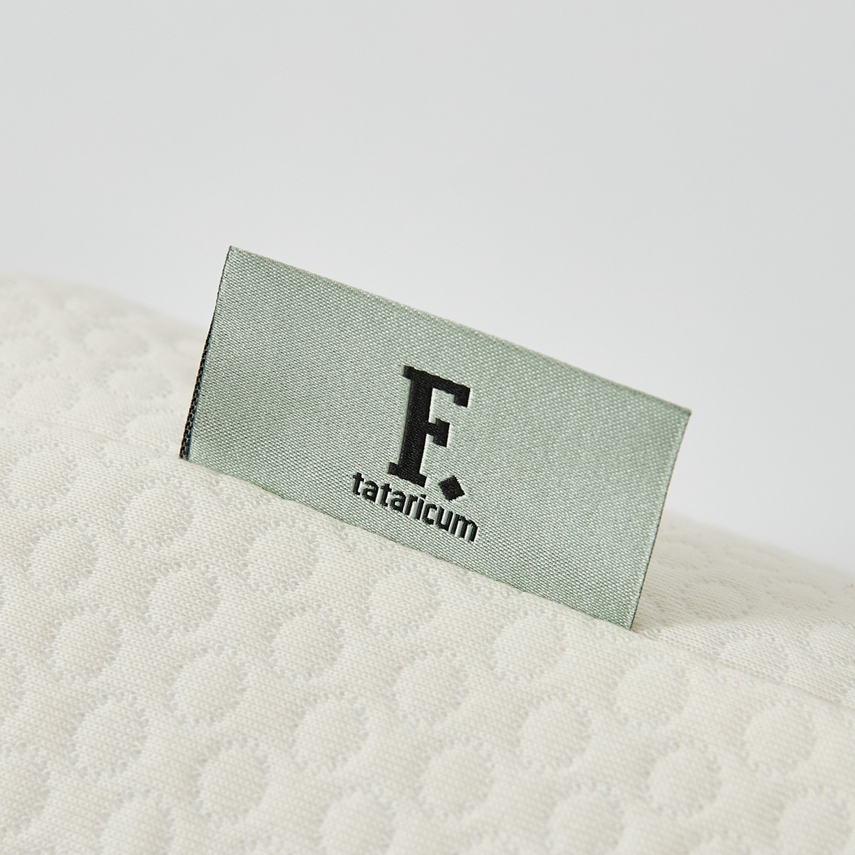 91家纺网 家纺一手货源 找家纺 境月枕芯坊 2025新款颈椎牵引枕枕头枕芯 可调节颈椎牵引枕