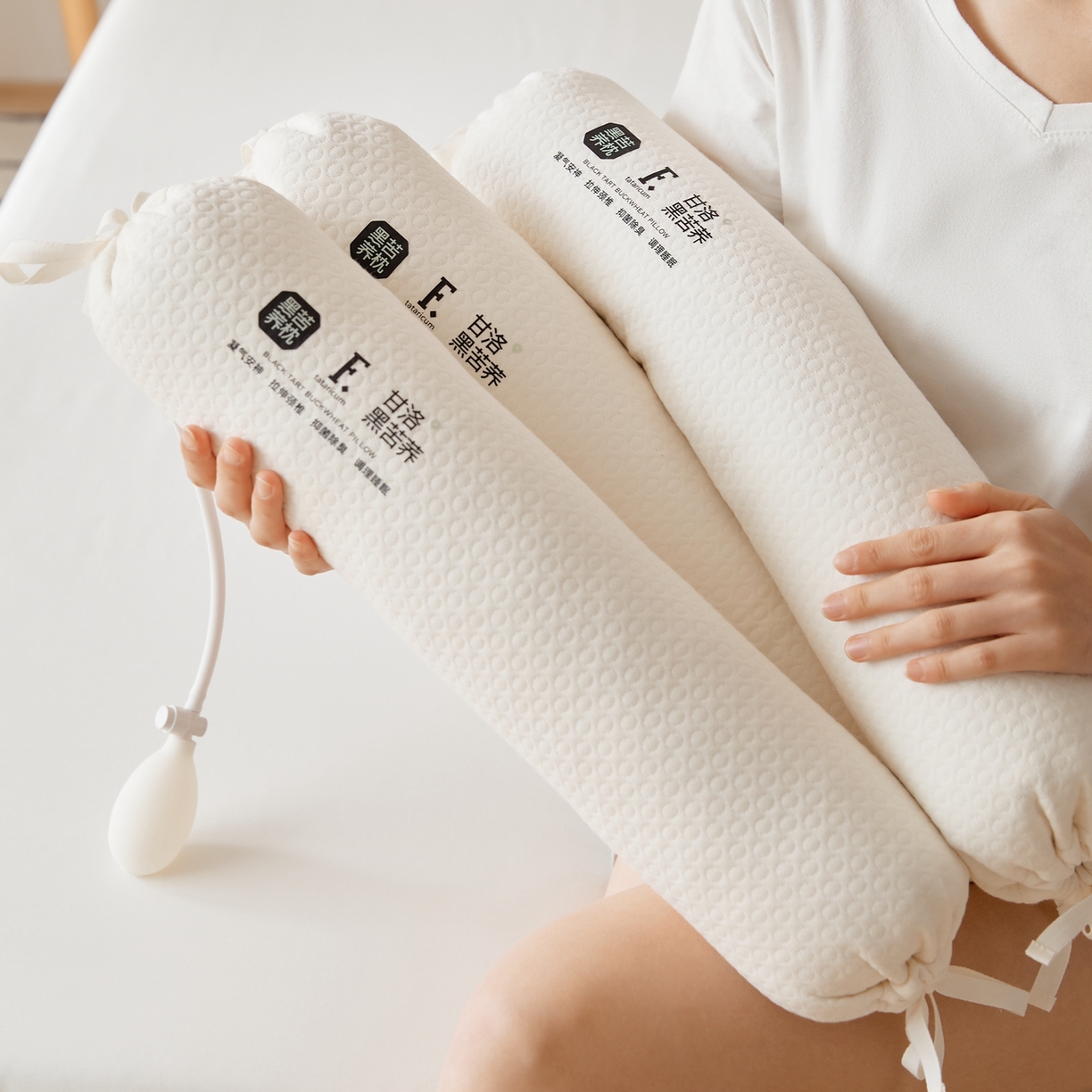 91家纺网 家纺一手货源 找家纺 境月枕芯坊 2025新款颈椎牵引枕枕头枕芯 组合图仅做展示不可下单