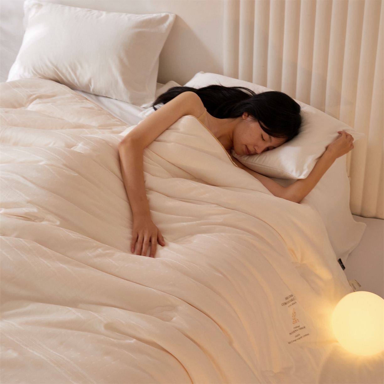 91家纺网 家纺一手货源 找家纺 头等舱  2025新款全棉提花A类30大豆7A抗菌立体被（模特图） 菱形小调