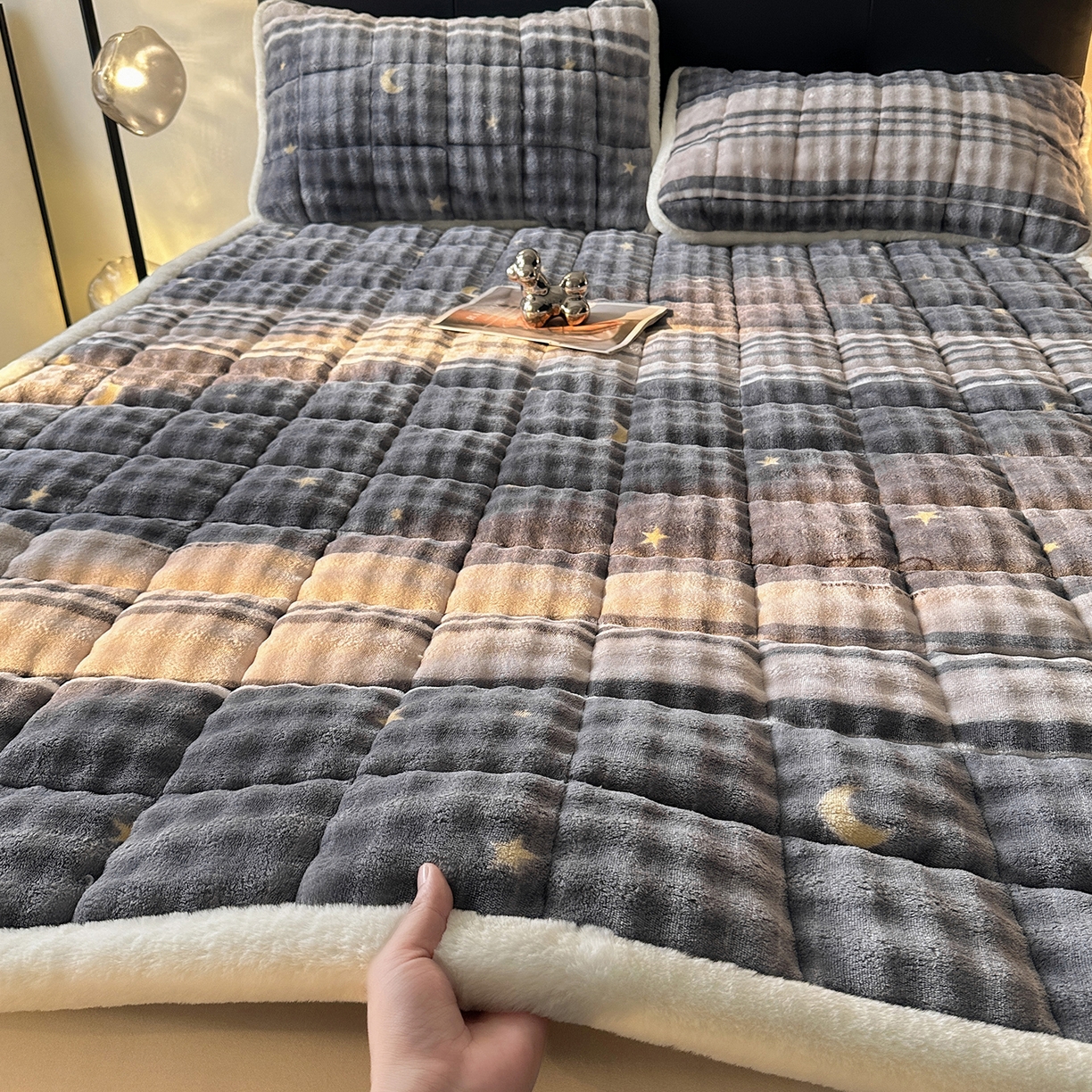 梵朴 2025新款牛奶绒泡泡兔毛绒床垫学生宿舍床褥子床护垫（大床款印花系列）-场景二 繁星