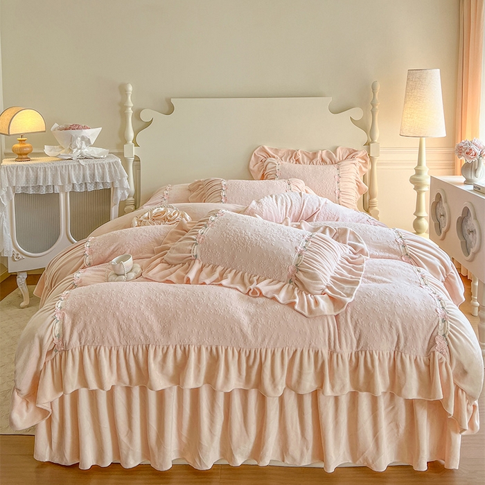 （总）好儿喜家纺 2025新款法式雕花牛奶绒四件套床裙款-塞纳系列