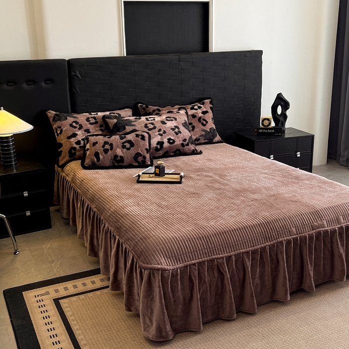 91家纺网 家纺一手货源 找家纺 （总）大元 2025新款亲肤舒适兔绒包边美拉德系兔绒四件套