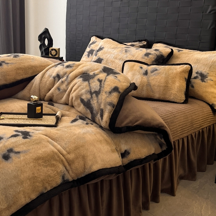 91家纺网 家纺一手货源 找家纺 大元 2025新款亲肤舒适兔绒包边美拉德系兔绒四件套 素影幽芷