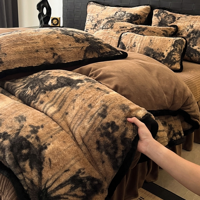 91家纺网 家纺一手货源 找家纺 （总）大元 2025新款亲肤舒适兔绒包边美拉德系兔绒四件套