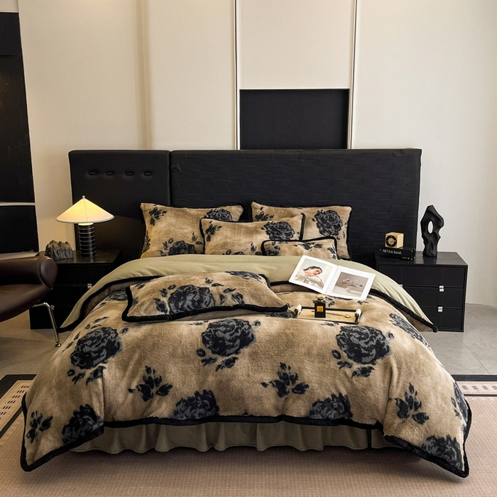 91家纺网 家纺一手货源 找家纺 大元 2025新款亲肤舒适兔绒包边美拉德系兔绒四件套 墨影墨玫