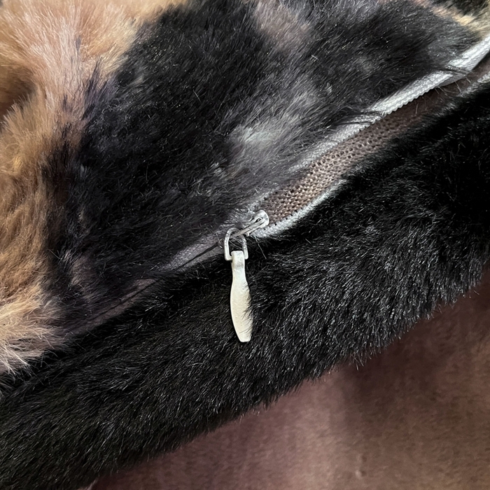 91家纺网 家纺一手货源 找家纺 大元 2025新款亲肤舒适兔绒包边美拉德系兔绒四件套 豹纹蝴蝶