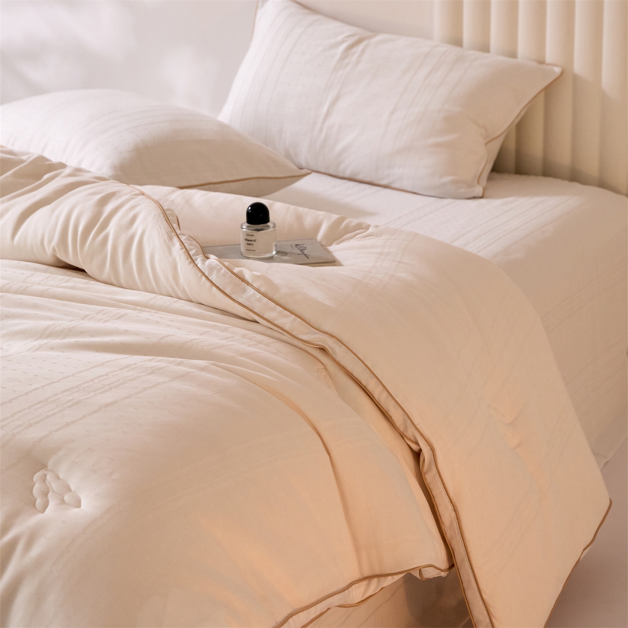 91家纺网 家纺一手货源 找家纺 头等舱  2025新款全棉提花A类30大豆7A抗菌立体被（空镜图） 菱形小调