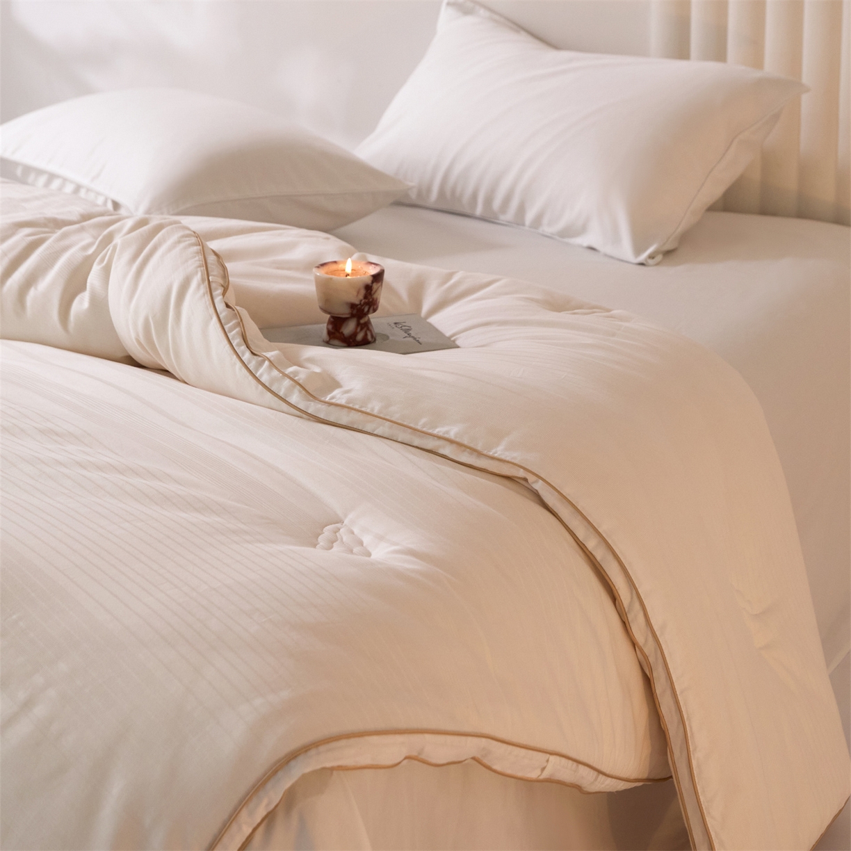 91家纺网 家纺一手货源 找家纺 头等舱  2025新款全棉提花A类30大豆7A抗菌立体被（空镜图） 在水一方