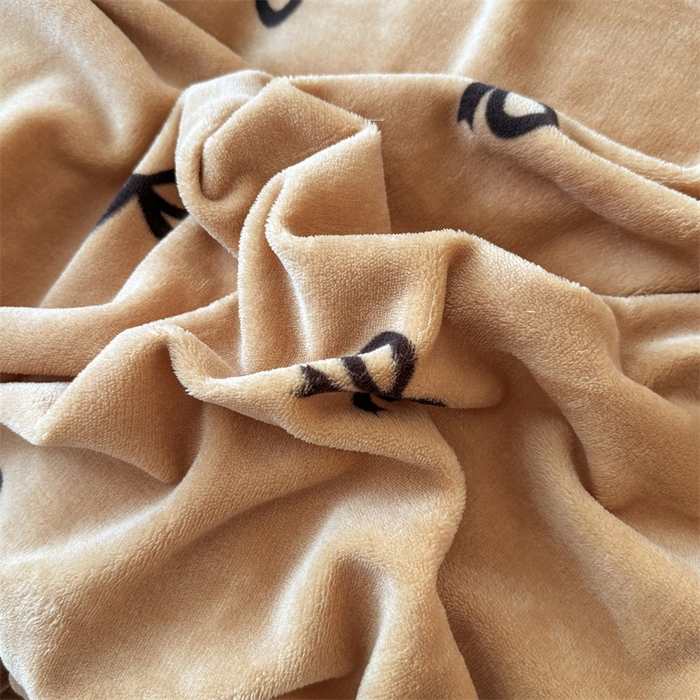 91家纺网 家纺一手货源 找家纺 （总）艾特你 2025新款200g全工艺牛奶绒花边款四件套吊边床单