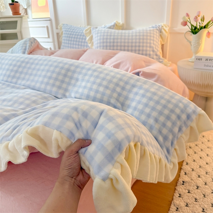 91家纺网 家纺一手货源 找家纺 艾特你 2025新款200g全工艺牛奶绒花边款四件套吊边床单 花边绒-天蓝格