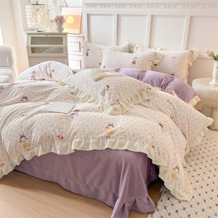 91家纺网 家纺一手货源 找家纺 艾特你 2025新款200g全工艺牛奶绒花边款四件套吊边床单 花边绒-春意