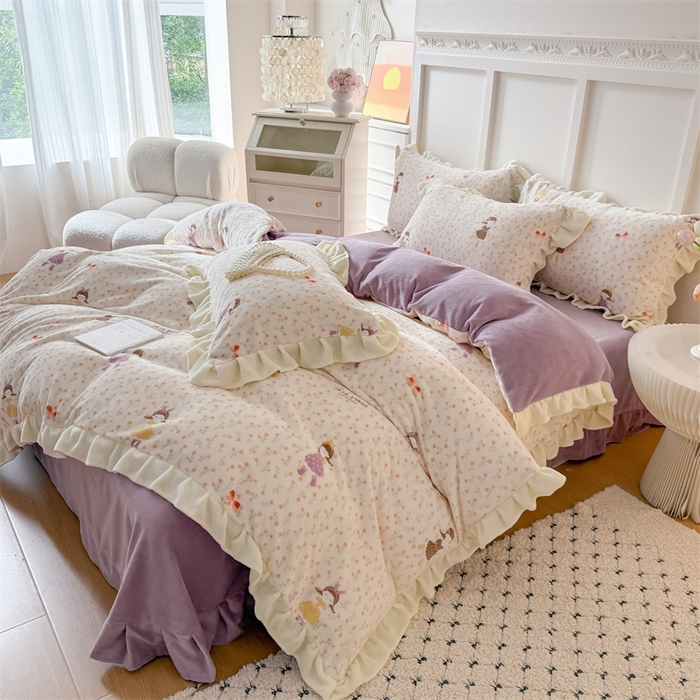 91家纺网 家纺一手货源 找家纺 艾特你 2025新款200g全工艺牛奶绒花边款四件套吊边床单 花边绒-春意