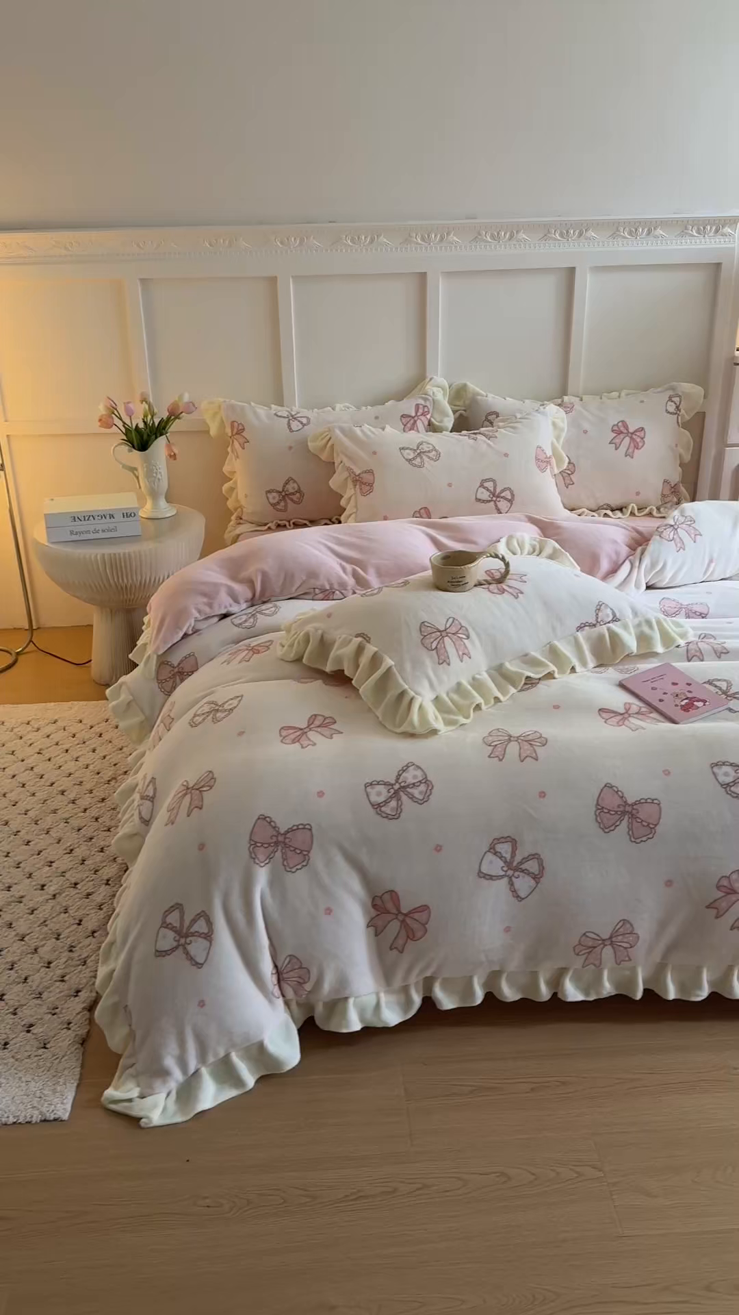 91家纺网 家纺一手货源 找家纺 艾特你 2025新款200g全工艺牛奶绒花边款四件套吊边床单 花边绒-蝴蝶结