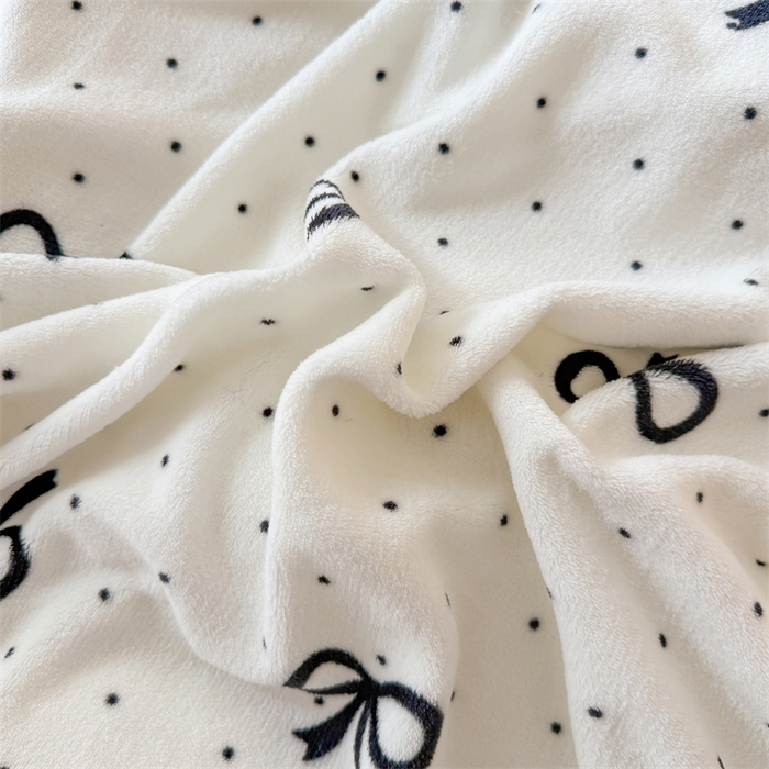 91家纺网 家纺一手货源 找家纺 艾特你 2025新款200g全工艺牛奶绒花边款四件套吊边床单 花边绒-简单格调