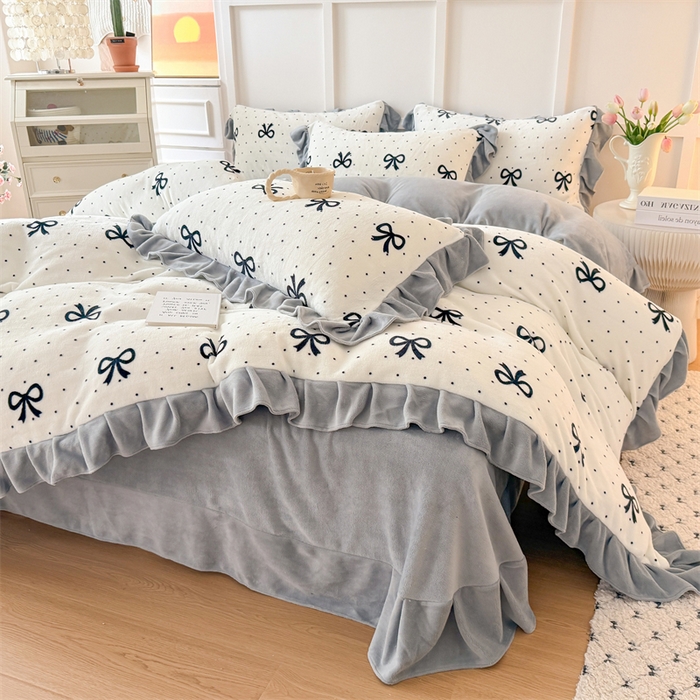 91家纺网 家纺一手货源 找家纺 艾特你 2025新款200g全工艺牛奶绒花边款四件套吊边床单 花边绒-简单格调