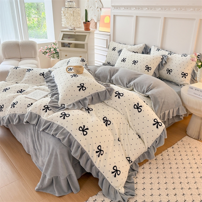 91家纺网 家纺一手货源 找家纺 艾特你 2025新款200g全工艺牛奶绒花边款四件套吊边床单 花边绒-简单格调