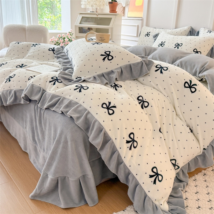 91家纺网 家纺一手货源 找家纺 艾特你 2025新款200g全工艺牛奶绒花边款四件套吊边床单 花边绒-简单格调