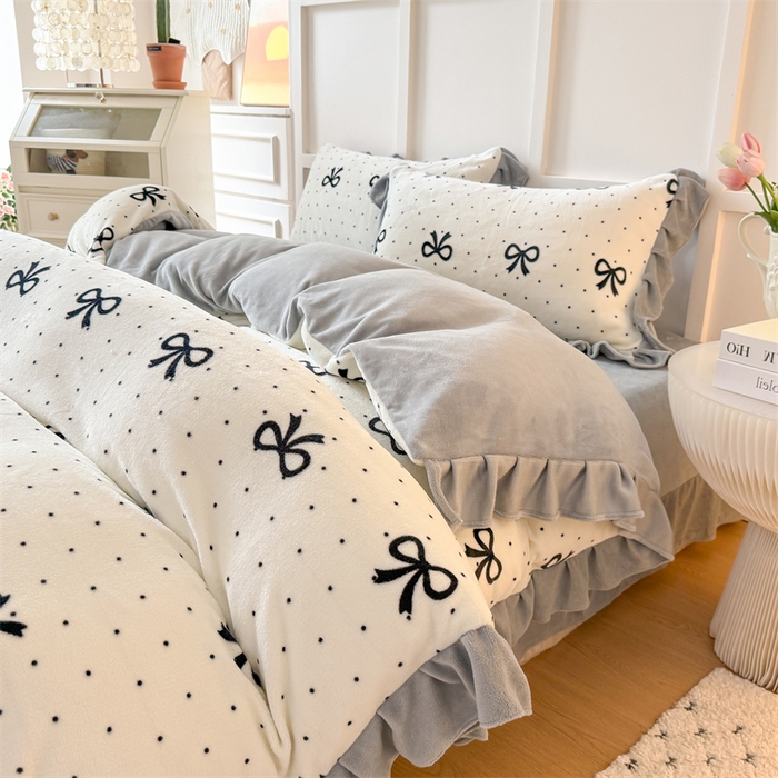 91家纺网 家纺一手货源 找家纺 艾特你 2025新款200g全工艺牛奶绒花边款四件套吊边床单 花边绒-简单格调