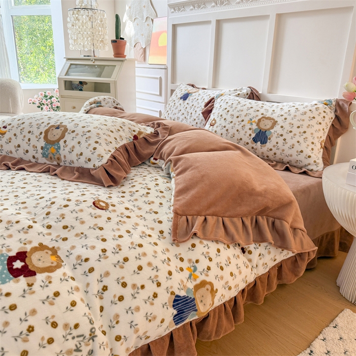 91家纺网 家纺一手货源 找家纺 艾特你 2025新款200g全工艺牛奶绒花边款四件套吊边床单 花边绒-快乐狮子