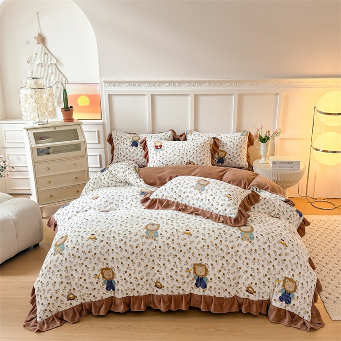 91家纺网 家纺一手货源 找家纺 艾特你 2025新款200g全工艺牛奶绒花边款四件套吊边床单 花边绒-快乐狮子