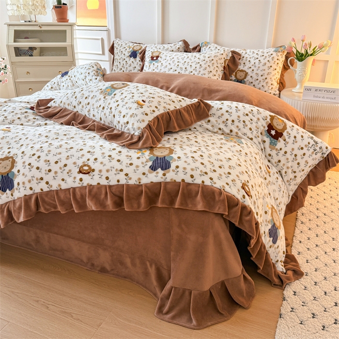 91家纺网 家纺一手货源 找家纺 艾特你 2025新款200g全工艺牛奶绒花边款四件套吊边床单 花边绒-快乐狮子