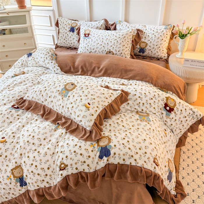 91家纺网 家纺一手货源 找家纺 艾特你 2025新款200g全工艺牛奶绒花边款四件套吊边床单 花边绒-快乐狮子