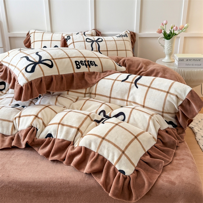 91家纺网 家纺一手货源 找家纺 艾特你 2025新款200g全工艺牛奶绒花边款四件套吊边床单 花边绒-奶茶蝴蝶结