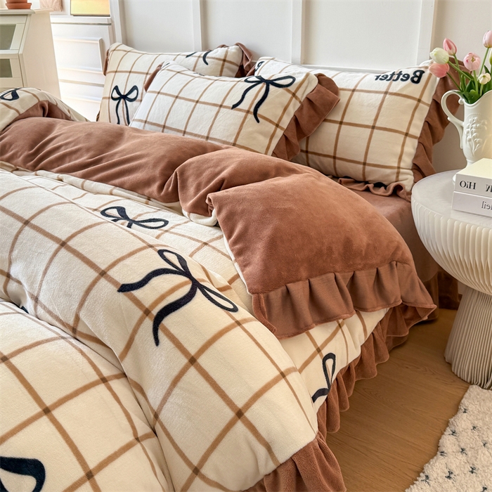 91家纺网 家纺一手货源 找家纺 艾特你 2025新款200g全工艺牛奶绒花边款四件套吊边床单 花边绒-奶茶蝴蝶结