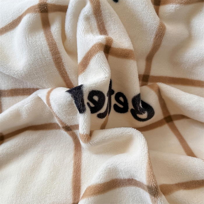 91家纺网 家纺一手货源 找家纺 艾特你 2025新款200g全工艺牛奶绒花边款四件套吊边床单 花边绒-奶茶蝴蝶结