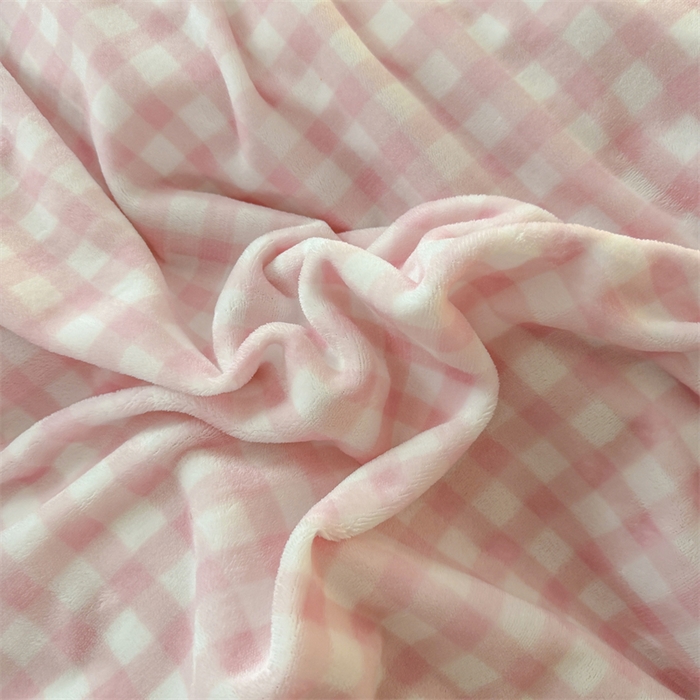 91家纺网 家纺一手货源 找家纺 艾特你 2025新款200g全工艺牛奶绒花边款四件套吊边床单 花边绒-浅粉格