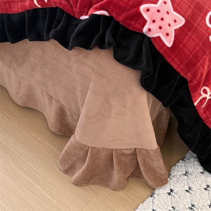 91家纺网 家纺一手货源 找家纺 艾特你 2025新款200g全工艺牛奶绒花边款四件套吊边床单 花边绒-圣诞星星