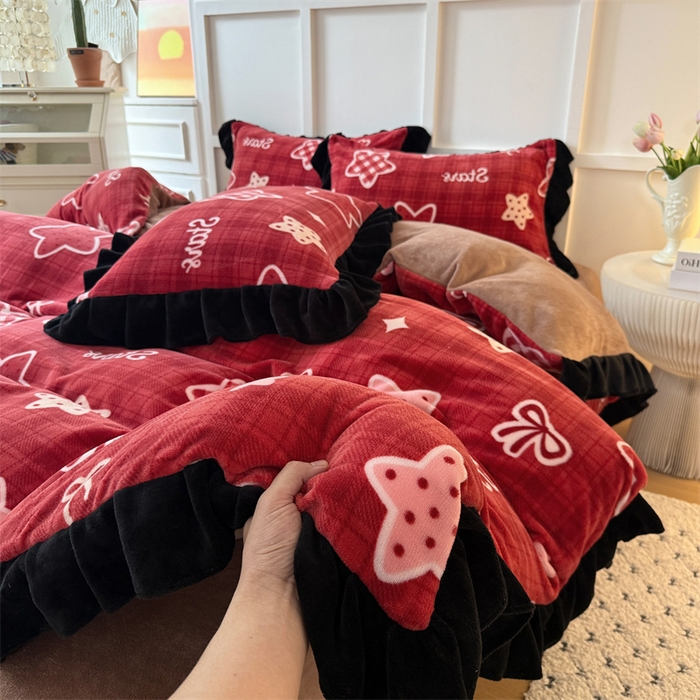 91家纺网 家纺一手货源 找家纺 艾特你 2025新款200g全工艺牛奶绒花边款四件套吊边床单 花边绒-圣诞星星