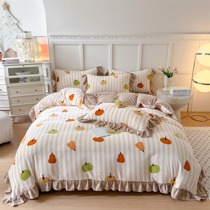 91家纺网 家纺一手货源 找家纺 艾特你 2025新款200g全工艺牛奶绒花边款四件套吊边床单 花边绒-条纹南瓜