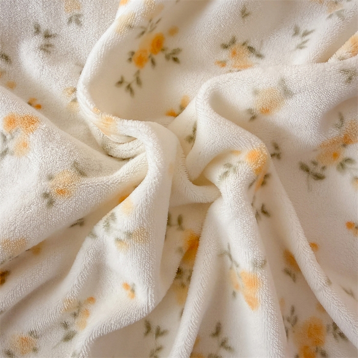 91家纺网 家纺一手货源 找家纺 艾特你 2025新款200g全工艺牛奶绒花边款四件套吊边床单 花边绒-小黄花