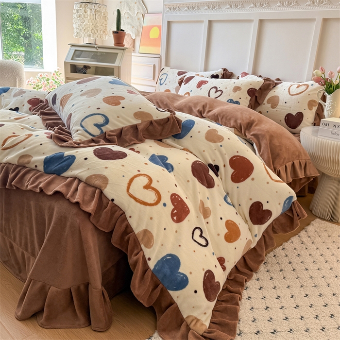 91家纺网 家纺一手货源 找家纺 艾特你 2025新款200g全工艺牛奶绒花边款四件套吊边床单 花边绒-心意